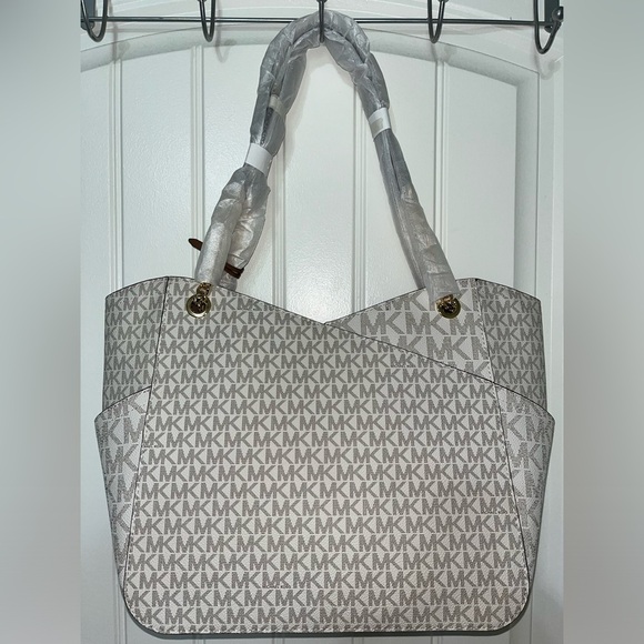 NWOT MK Jet Set Travel Large Chain Shoulder Tote Vanilla MK Signature Logo - Picture 8 of 16